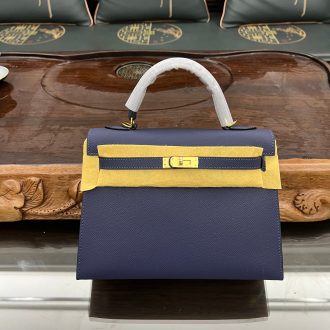 Hermes Elegant Leather Handbag