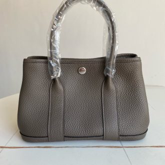 Hermes Elegant Leather Tote Bag