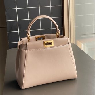 Fendi Elegant Leather Handbag