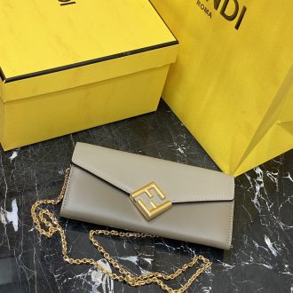 Fendi Elegant Leather Clutch with Chain