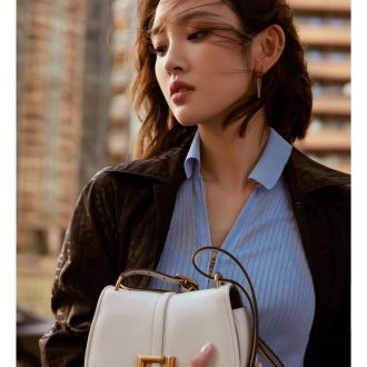 Fendi Elegant White Leather Handbag