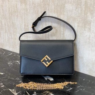 Fendi Elegant Leather Crossbody Bag