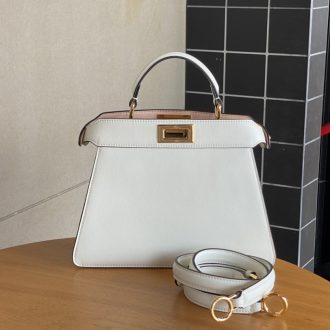 Fendi Elegant Peekaboo Leather Handbag