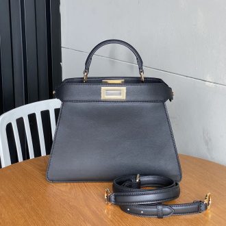Fendi Elegant Black Leather Handbag
