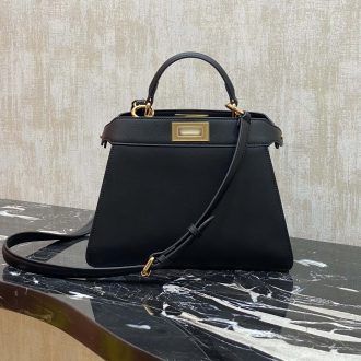 Fendi Elegant Black Leather Handbag