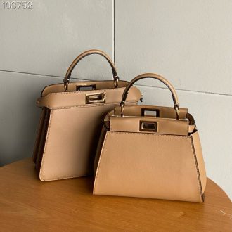 Fendi Elegant Leather Handbag