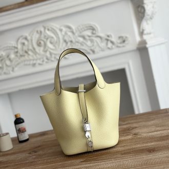 Hermes Elegant Leather Bucket Bag