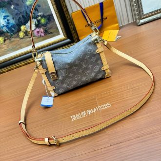 Louis Vuitton Monogram Canvas Shoulder Bag