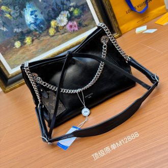 Elegant Leather Chain Shoulder Bag