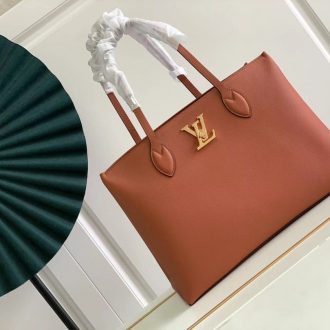 Louis Vuitton Elegant Leather Tote
