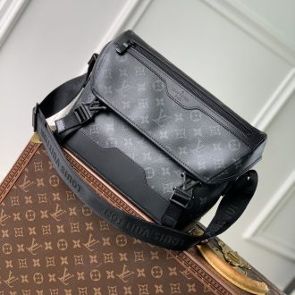 Louis Vuitton Monogram Messenger Bag