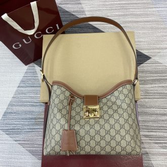Gucci GG Supreme Canvas Shoulder Bag